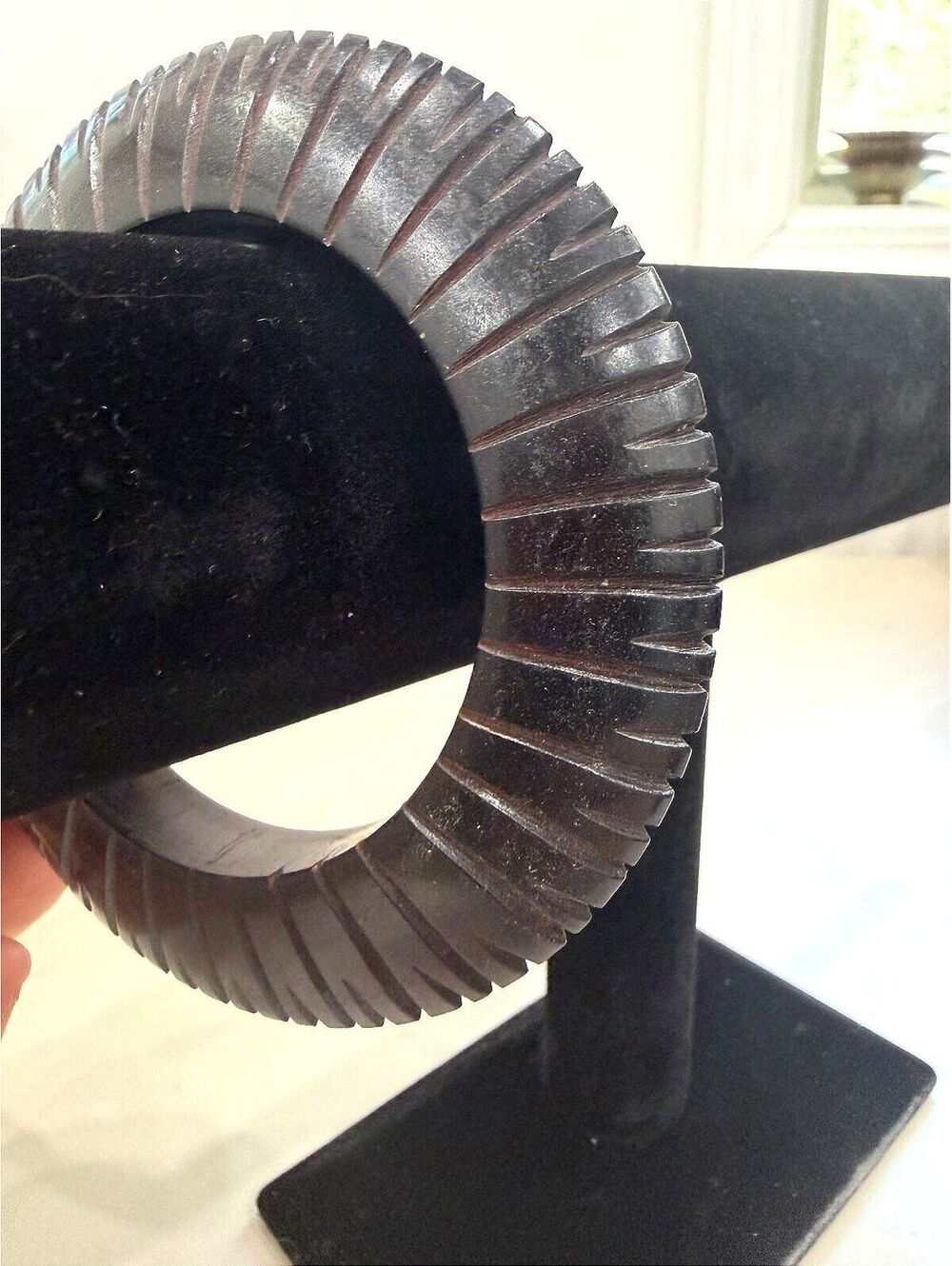 Vintage Carved Dark Brown Bangle Bracelet 8.5